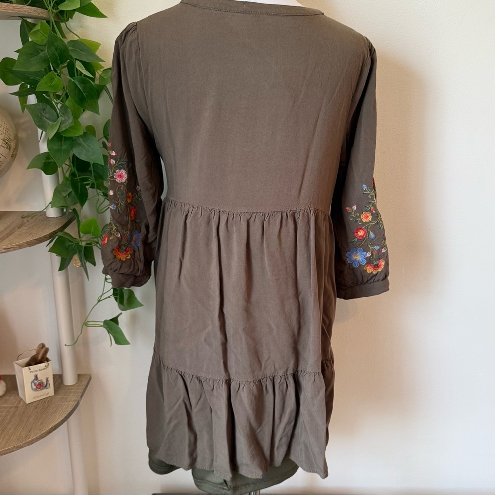 Boho Embroidered Dress - Picture 5 of 5